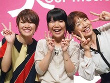 トーク収録後の福岡晃子、橋本絵莉子、浜口京子（写真左から）。