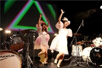 2度目の「パヒパヒ」で前へ踊りに出ていくみさことかっちゃん。