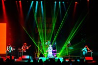 写真は10月3日公演の模様。