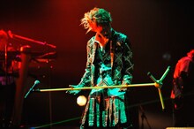 写真は10月3日公演でのTETSUYA。