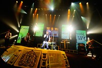 写真は10月2日公演の模様。