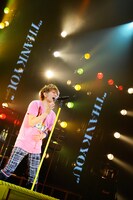 写真は10月2日公演でのTETSUYA。