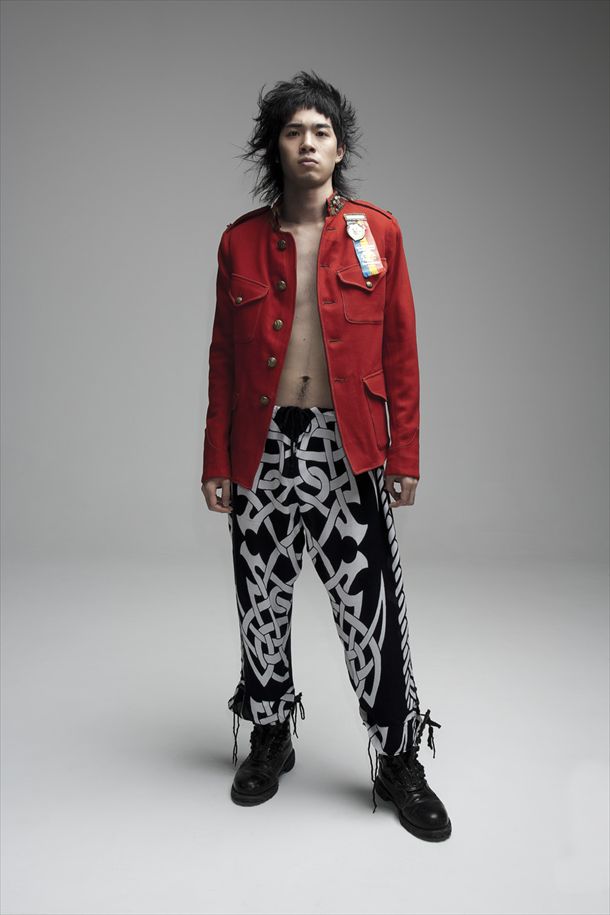 黒猫チェルシーとしては10月17日にニューアルバム「HARENTIC ZOO」をリリースする渡辺大知。