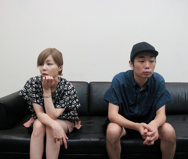 MEGと三浦康嗣（□□□）。