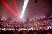 「ももクロ秋の2大祭り ～女祭り2012～」の様子。