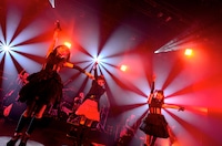 写真は本日10月6日に行われたShibuya O-EAST公演より。