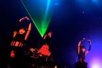 写真は本日10月6日に行われたShibuya O-EAST公演より。