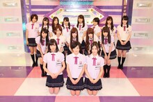それぞれ新フォーメーションの立ち位置に立った乃木坂46の4thシングル選抜メンバー。