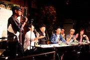 3日目のトーク&ライブ「40代しゃべり場」の様子。