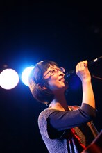 4日目「響都ロック名鑑」のシークレットゲスト、つじあやの。