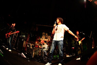 最終日「自己完結ロックFes」のシークレットゲスト、山中さわお（the pillows）。