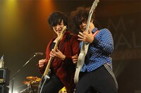 写真左よりIsaac、Charm（Hemenway）。