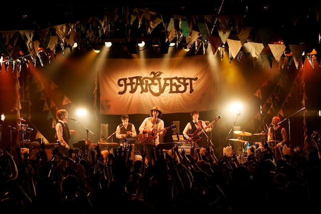 ライブ中はアットホームな空気が漂い続けた。（撮影：susie）