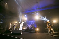 「JROCK EVOLUTION 2012」ジャカルタ公演でのAlice Nineのステージの様子。（撮影：大木大輔）