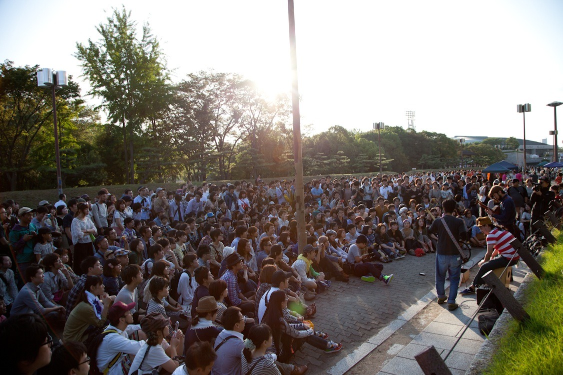 10月7日に大阪で行われた「ゲリラでごきげんよう！ツアー」大阪編の模様。