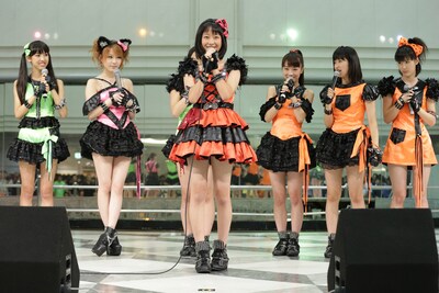 11期メンバーの小田さくら（写真中央）がMCに参加。