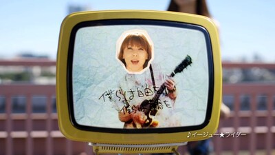 「CASSETTEFUL DAYS ～Japanese Pops Covers～」トレーラー映像のワンシーン。