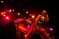 10月11日の渋谷CLUB QUATTRO公演の様子。（撮影：木村泰之）