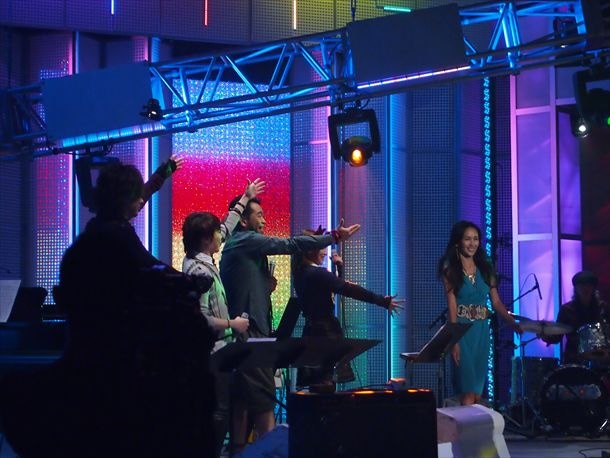 オープニング収録の様子。