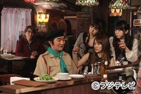 写真左から小室哲哉、池田鉄洋、ノースリーブス