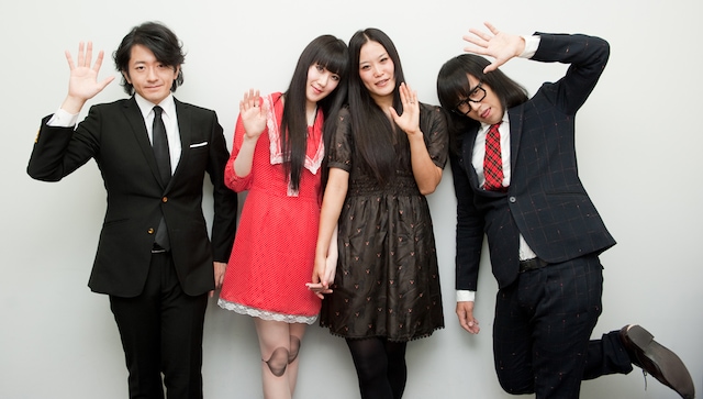 左から、谷地村啓（Key）、浜崎容子（Vo）、木村承子監督、松永天馬（Vo）。