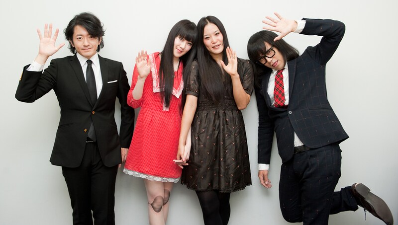 左から、谷地村啓（Key）、浜崎容子（Vo）、木村承子監督、松永天馬（Vo）。