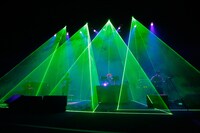 「HALL TOUR 2012 ENTERTAINMENT」市川市文化会館大ホール公演の様子。（撮影：上飯坂一）