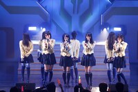 「SKE48リクエストアワー セットリストベスト50 2012～神曲かもしれない～」で31位に選ばれた「寡黙な月」を披露するSKE48。(C)AKS
