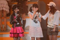 「SKE48リクエストアワー セットリストベスト50 2012～神曲かもしれない～」のMCでの一幕。(C)AKS