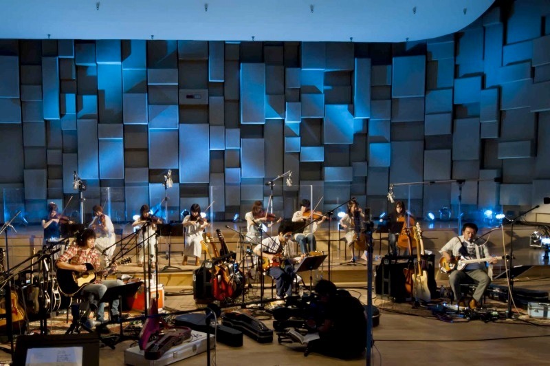 「ONE NIGHT ACOUSTIC RECORDING SESSION at NHK CR-509 Studio」のレコーディングの様子。
