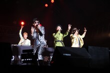 HOME MADE 家族とSEAMOのコラボレーションの模様（撮影：アラキシン）。