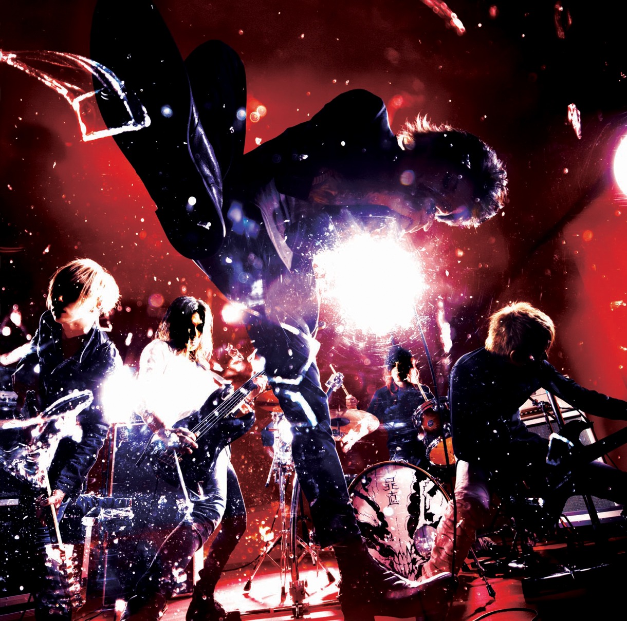 lynch.「LIGHTNING」ジャケット