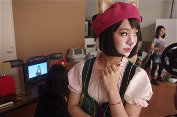 「住人十色」ビデオクリップ撮影時のオフショット。