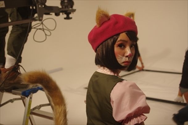 「住人十色」ビデオクリップ撮影時のオフショット。