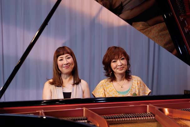 左から矢野顕子、清水ミチコ。