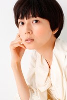 プロのイラストレーター・ミズキ役を演じる菊池亜希子。(c)久住昌之・水沢悦子（エレガンスイブ）2010/「花のズボラ飯」製作委員会2012