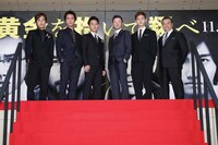 昨日10月15日に東京・有楽町マリオンで行われた「黄金を抱いて翔べ」完成披露試写会の様子。 (c)2012「黄金を抱いて翔べ」製作委員会