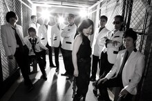 東京スカパラダイスオーケストラと中納良恵。