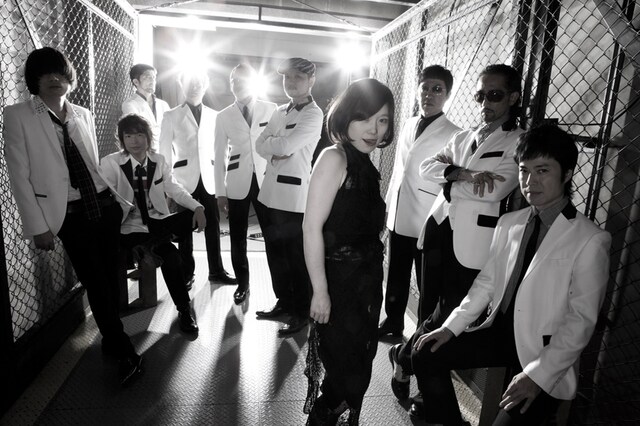 東京スカパラダイスオーケストラと中納良恵。