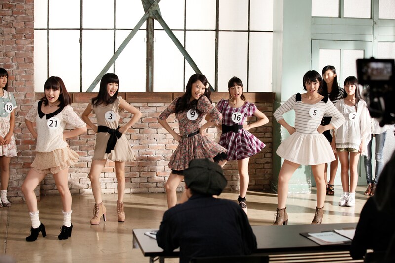 「Brave」のPV撮影をする9nine。