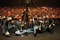 千葉・幕張メッセにて行われたファンイベント「超新星博☆3」の模様。