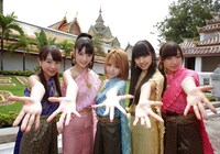 左からモーニング娘。の石田亜佑美、道重さゆみ、田中れいな、飯窪春菜、譜久村聖。