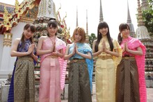 左からモーニング娘。の石田亜佑美、道重さゆみ、田中れいな、飯窪春菜、譜久村聖。