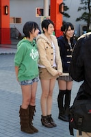 チームキャプテンを務めた和田まあや、樋口日奈、川後陽菜（写真左から）。