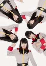 地球連邦軍の一員となったももいろクローバーZ。