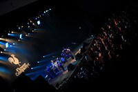 10月21日の渋谷公会堂ライブの模様。