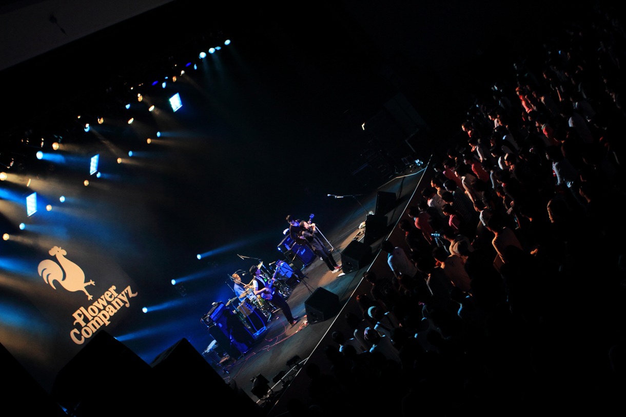 10月21日の渋谷公会堂ライブの模様。