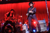 グレートマエカワ（G / 左）、竹安堅一（G / 右）。