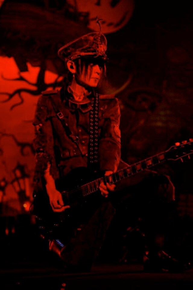 10月20日の神戸ワールド記念ホール公演よりK.A.Z（撮影：今元秀明、田中和子）