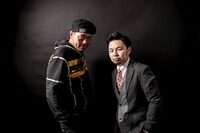 左からMURO、浜野謙太。